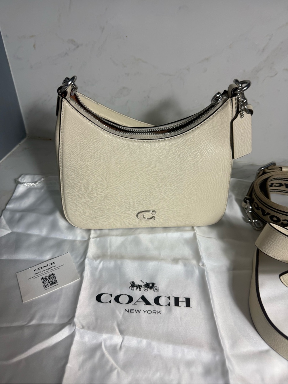 COACH Crossgrain leather small hobo crossbody bag - White NWT - Picture 15 of 16